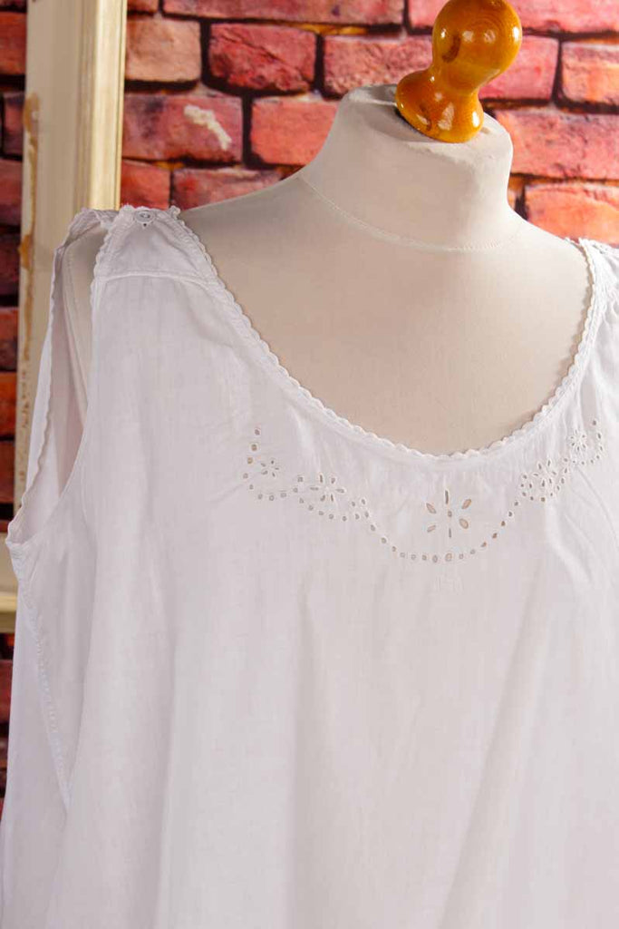 antikes Unterkleid Monogramm FM