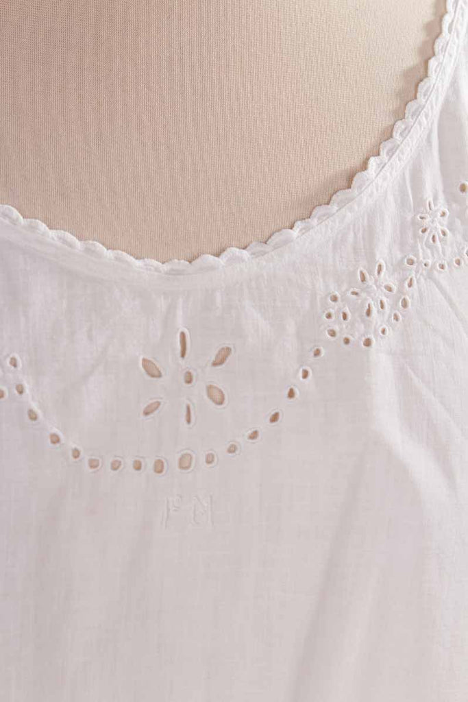 antikes Unterkleid Monogramm FM