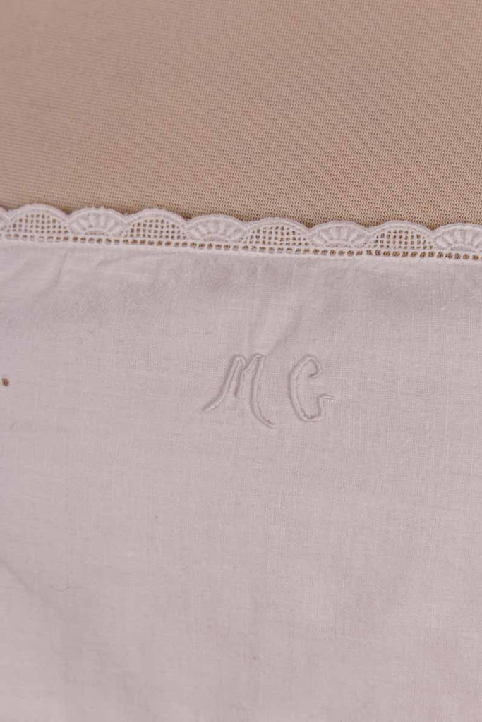 antikes Unterhemd weiß Monogramm MG