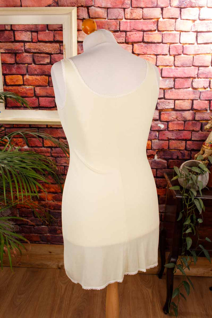 Unterkleid zart gelb