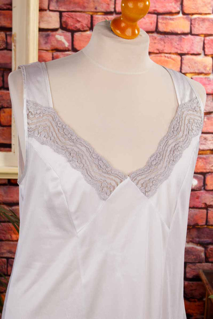 Unterkleid silberweiß