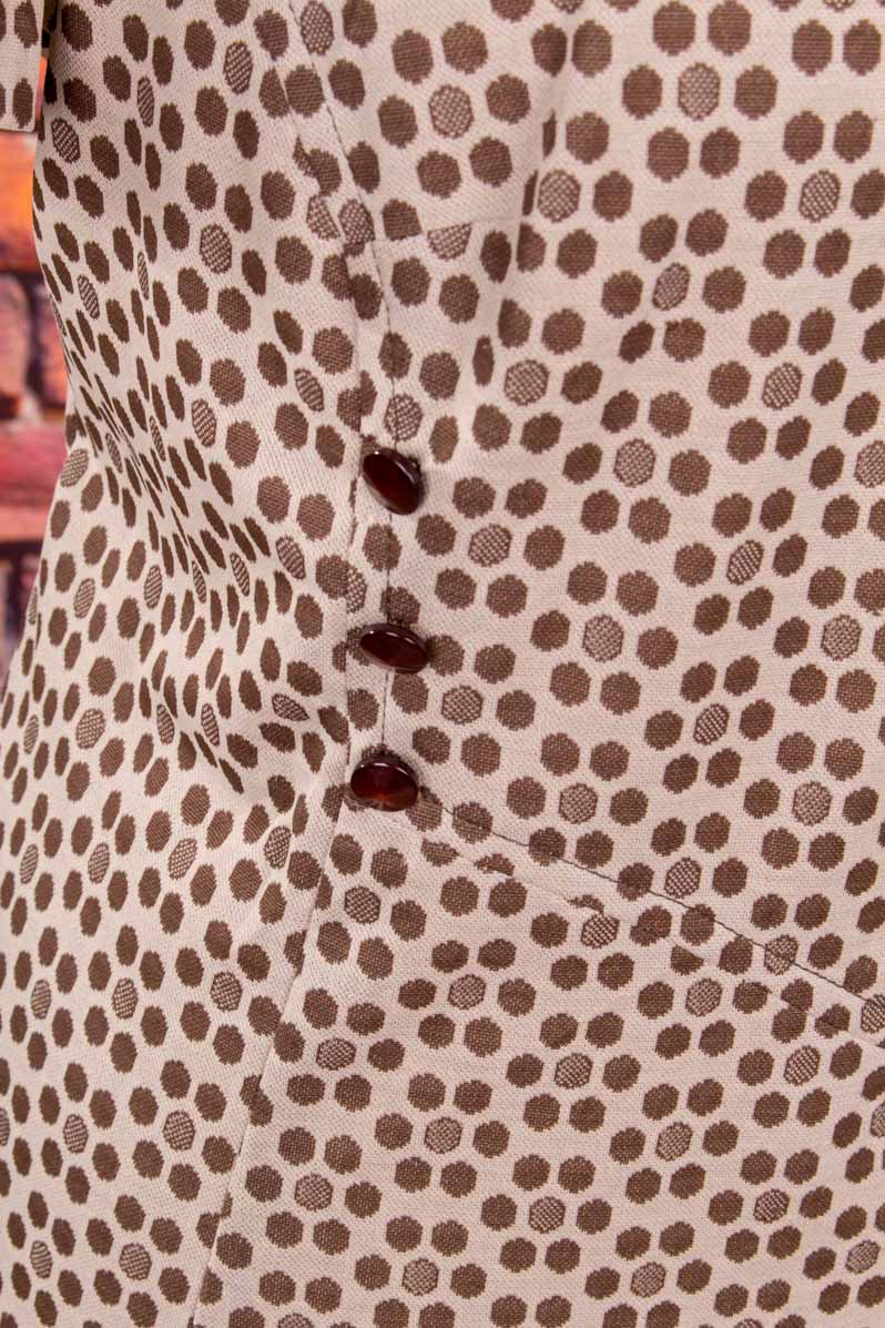 60s Etuikleid beige Punkte