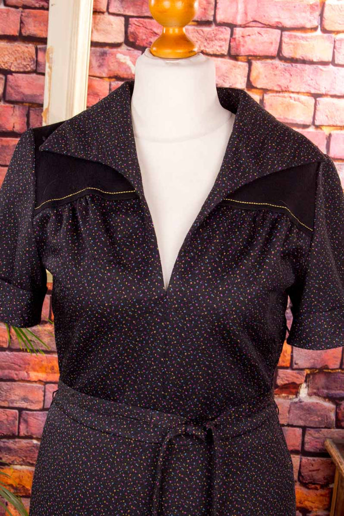 70s Schlagerkleid schwarz bunt Tupfen