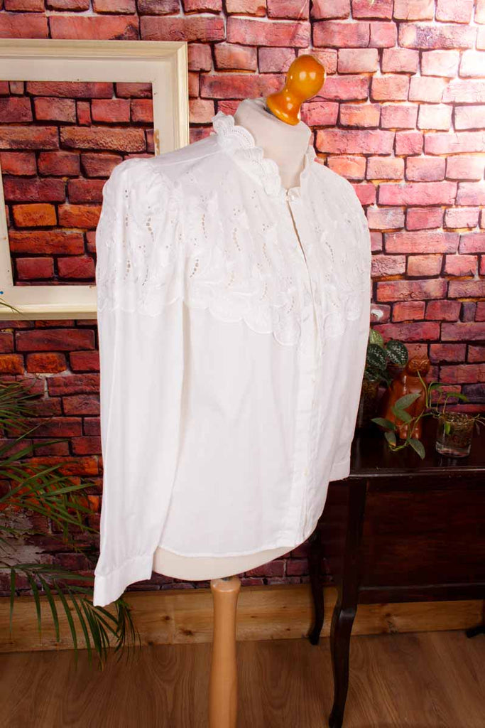 Rüschenbluse weiß Spitze Stehkragen