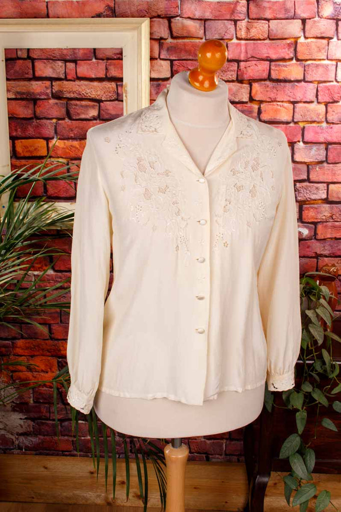 elegante Seidenbluse Lochmuster