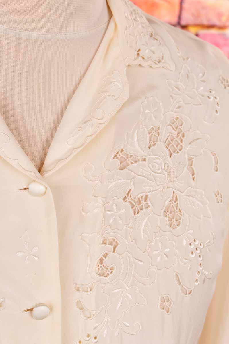 elegante Seidenbluse Lochmuster