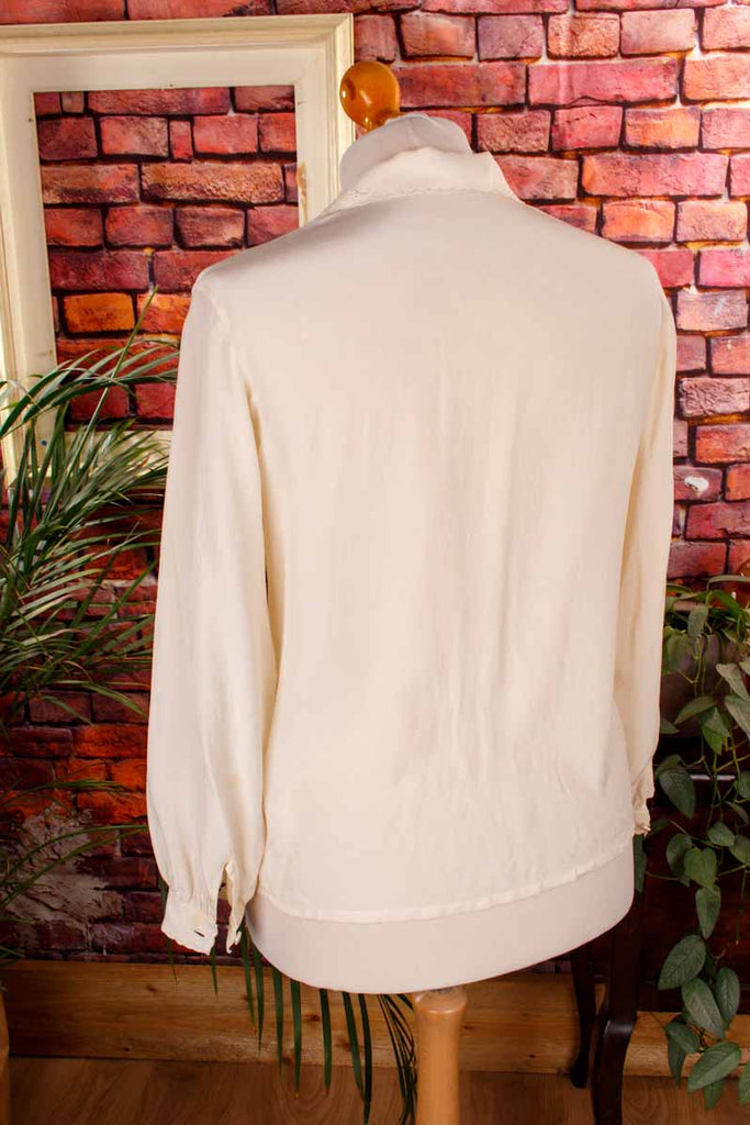 elegante Seidenbluse Lochmuster