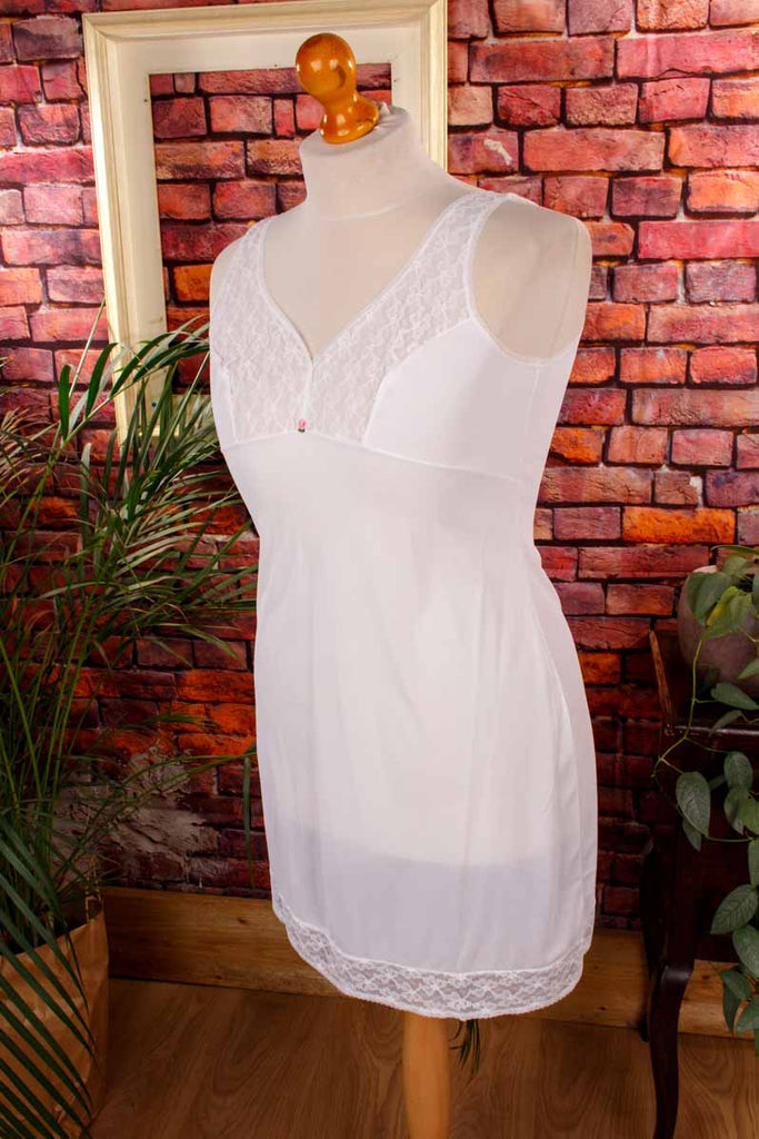 Unterkleid zart weiß Spitze