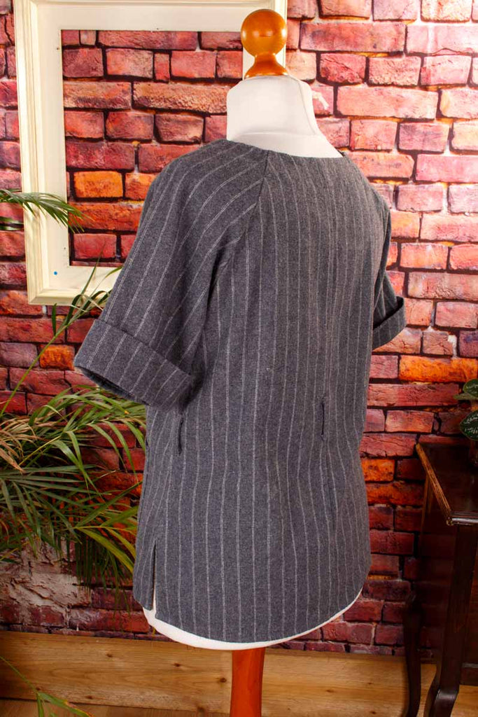 grau gestreiftes Top Wolle