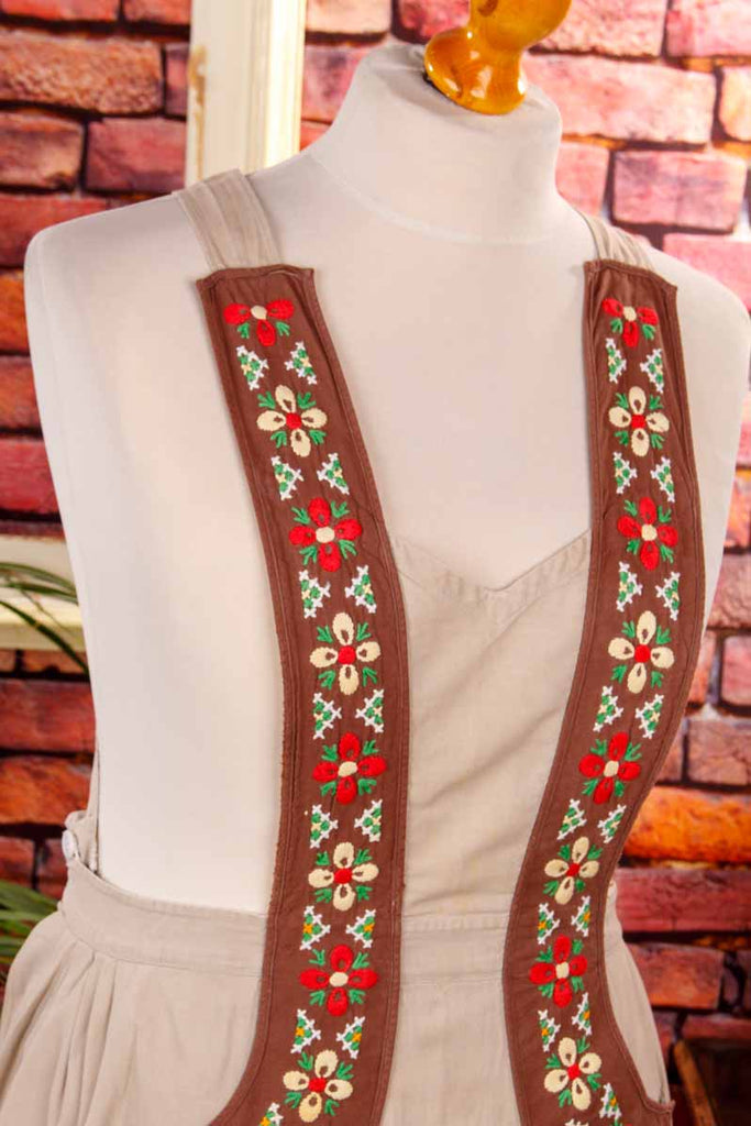 Vintage Küchenschürze braun bestickt