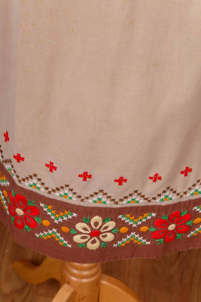 Vintage Küchenschürze braun bestickt