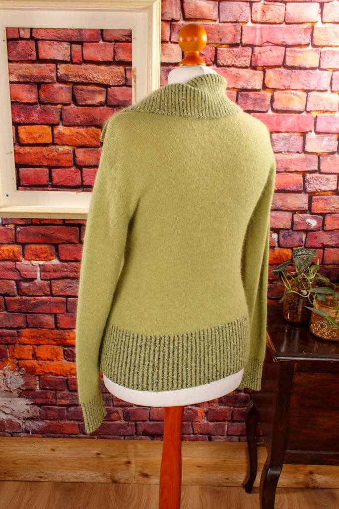 Angora Pullover grün Kragen