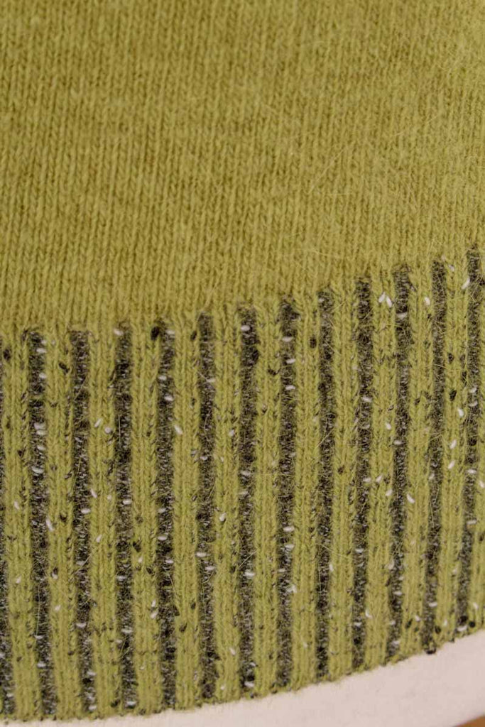 Angora Pullover grün Kragen