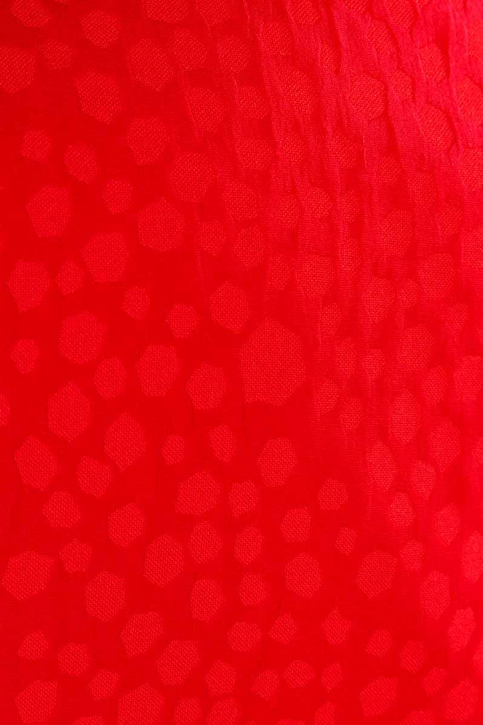 leuchtend roter Blazer Tupfen