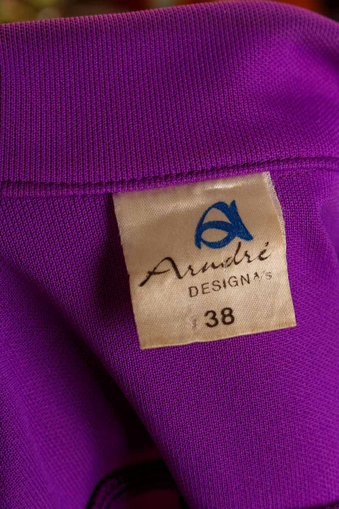 lila Blusenjacke Megakragen