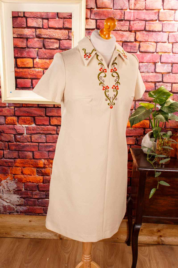 70s Schlagerkleid beige