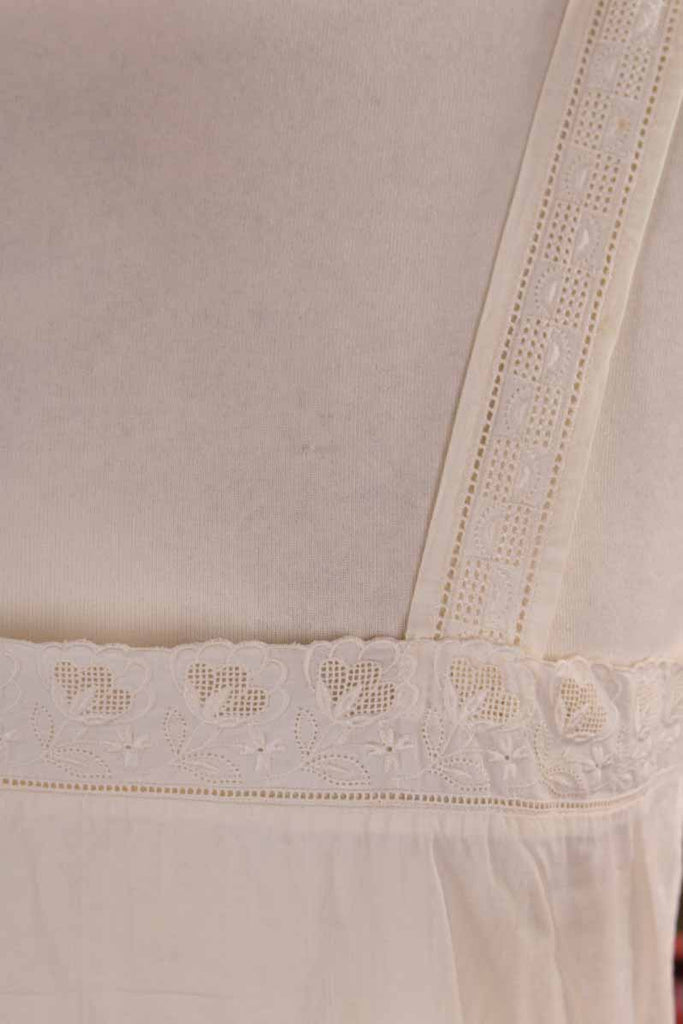 antikes Nachthemd weiß Spitzenborte