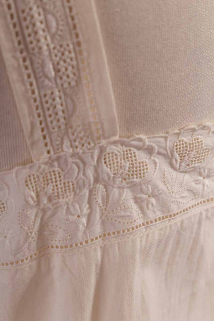 antikes Nachthemd weiß Spitzenborte