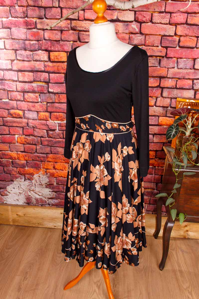 romantisches Tanzkleid schwarz Blumen