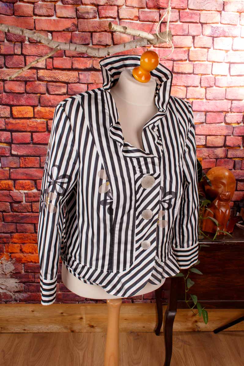extravaganter Blazer schwarz-weiß