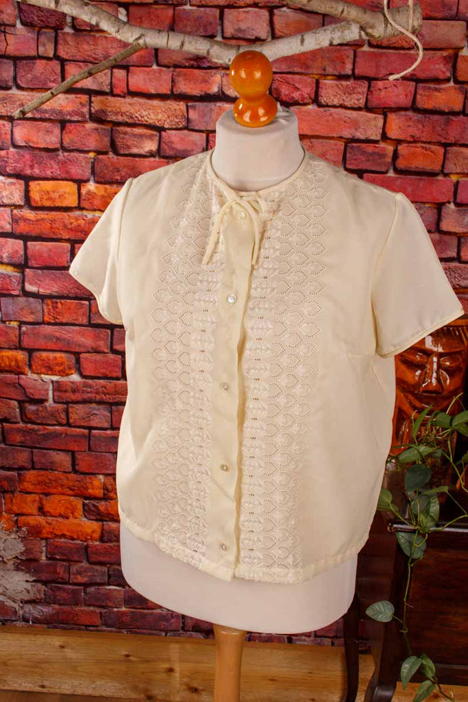 60er Jahre Bluse creme bestickt