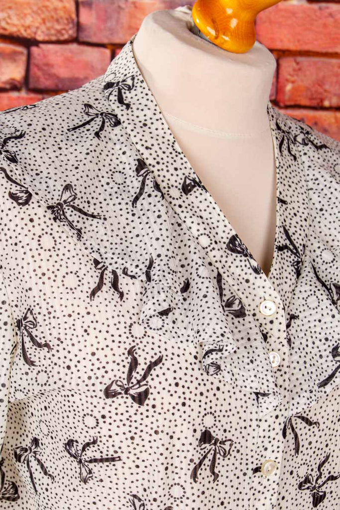 süße Rüschenbluse mit Schleifenmuster