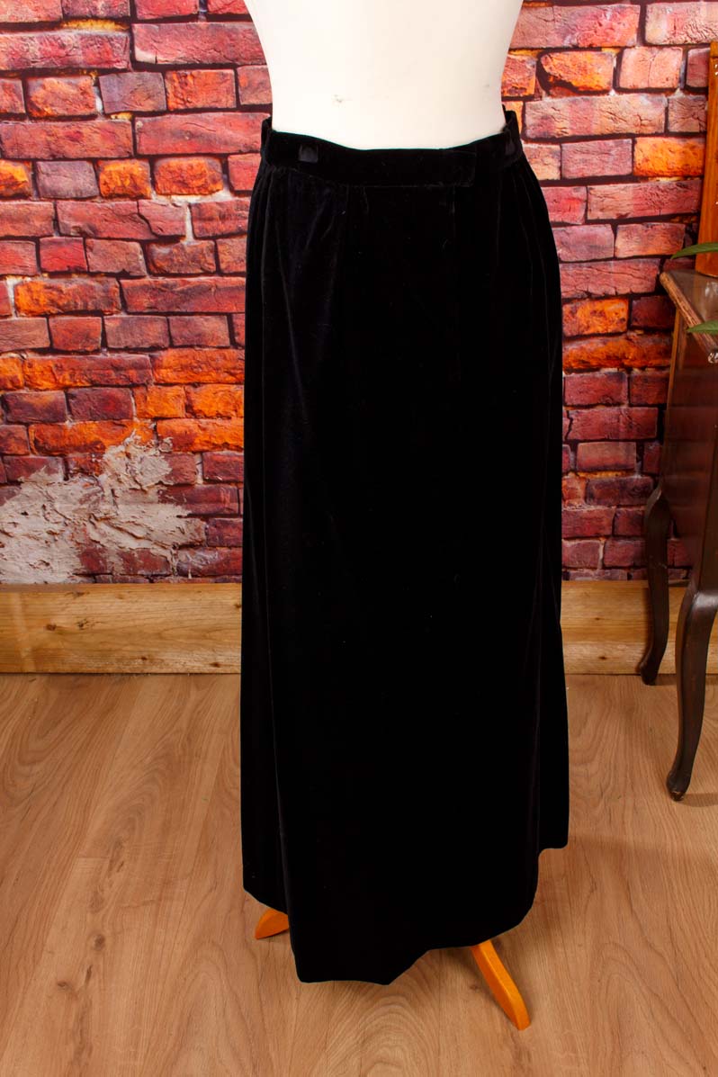 Gothic Samtrock lang schwarz