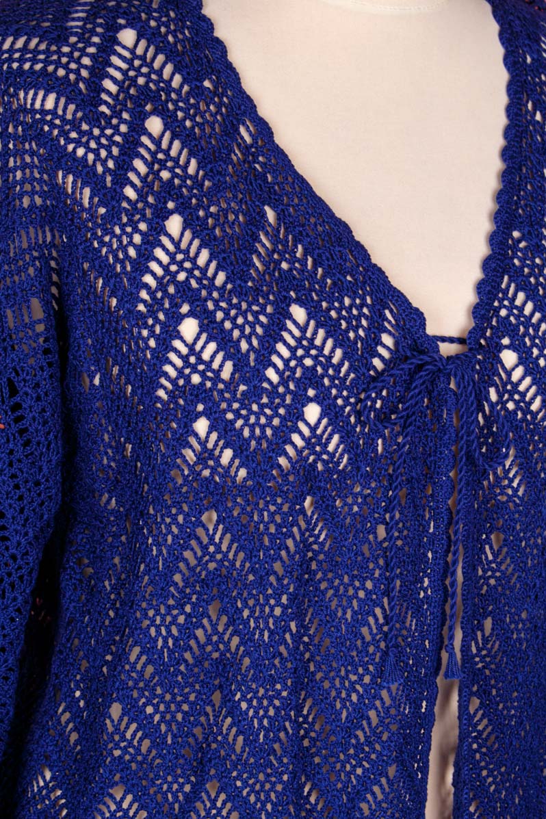 royal-blaue Häkel Strickjacke