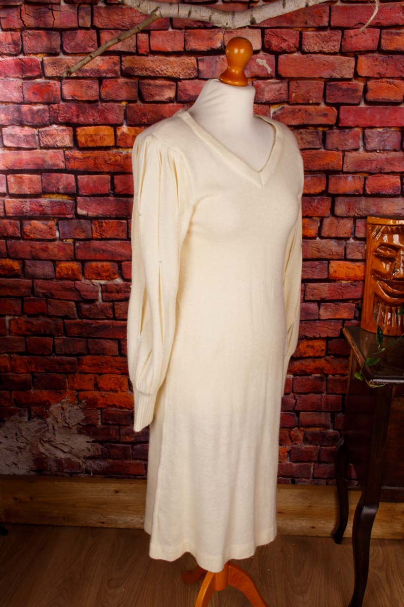 Boho Strickkleid wollweiß mit perlen