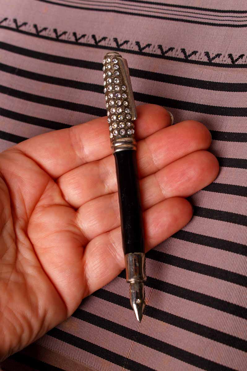 Anstecker Füller schwarz-silber