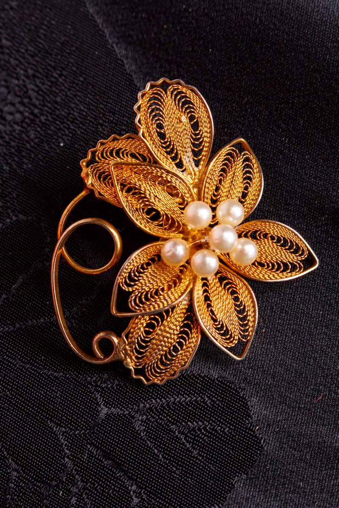 Brosche goldene Blüte