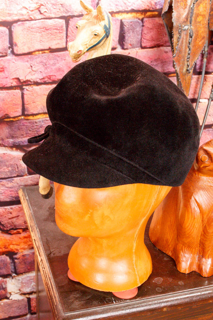 70s Schirmmütze schwarz Samt 60er 70er Accessoires Boho Disco Frau Hut Mod real-disco real-rockabilly Rockabilly Schlager schwarz Sekretärin Special vintageberlin.de