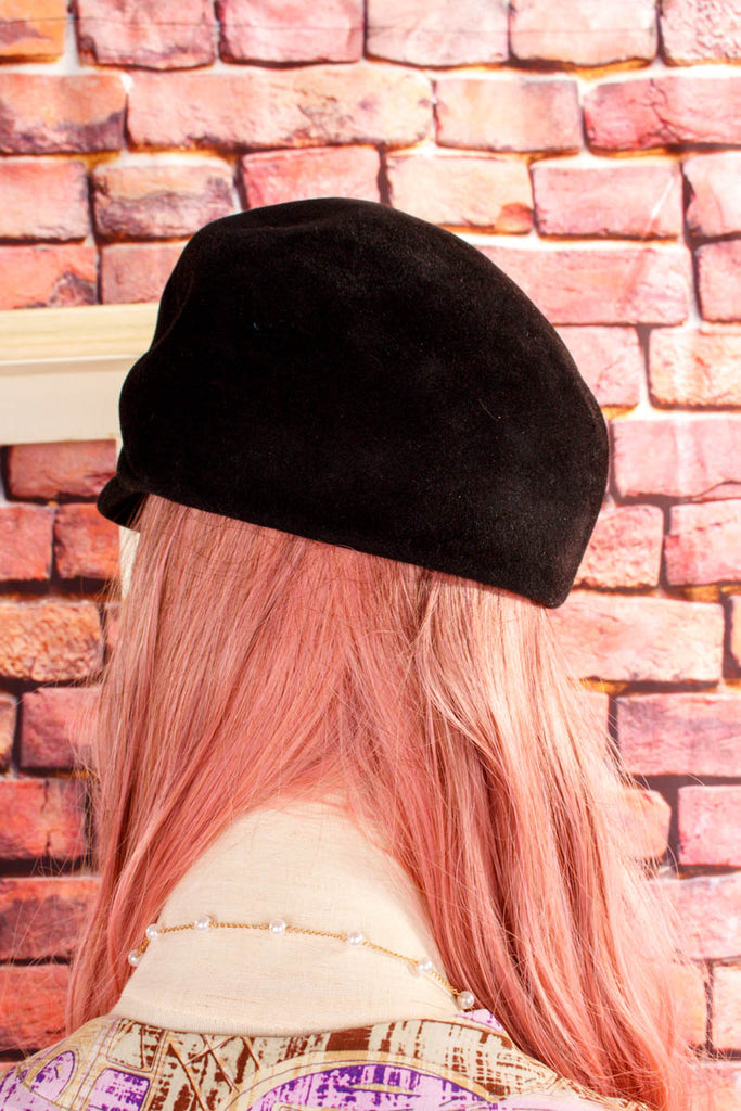 70s Schirmmütze schwarz Samt 60er 70er Accessoires Boho Disco Frau Hut Mod real-disco real-rockabilly Rockabilly Schlager schwarz Sekretärin Special vintageberlin.de