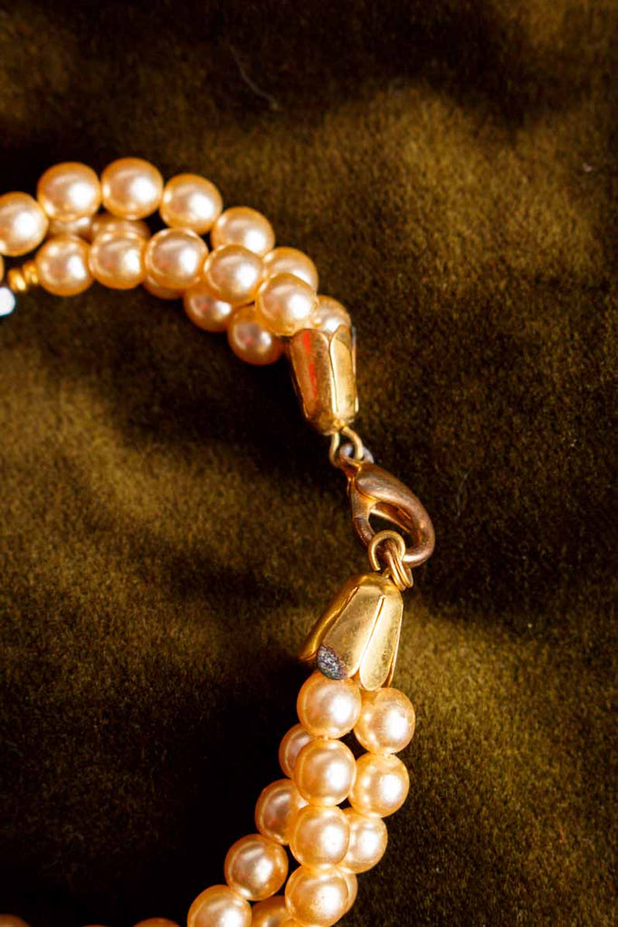 Perlenarmband mit schwarz