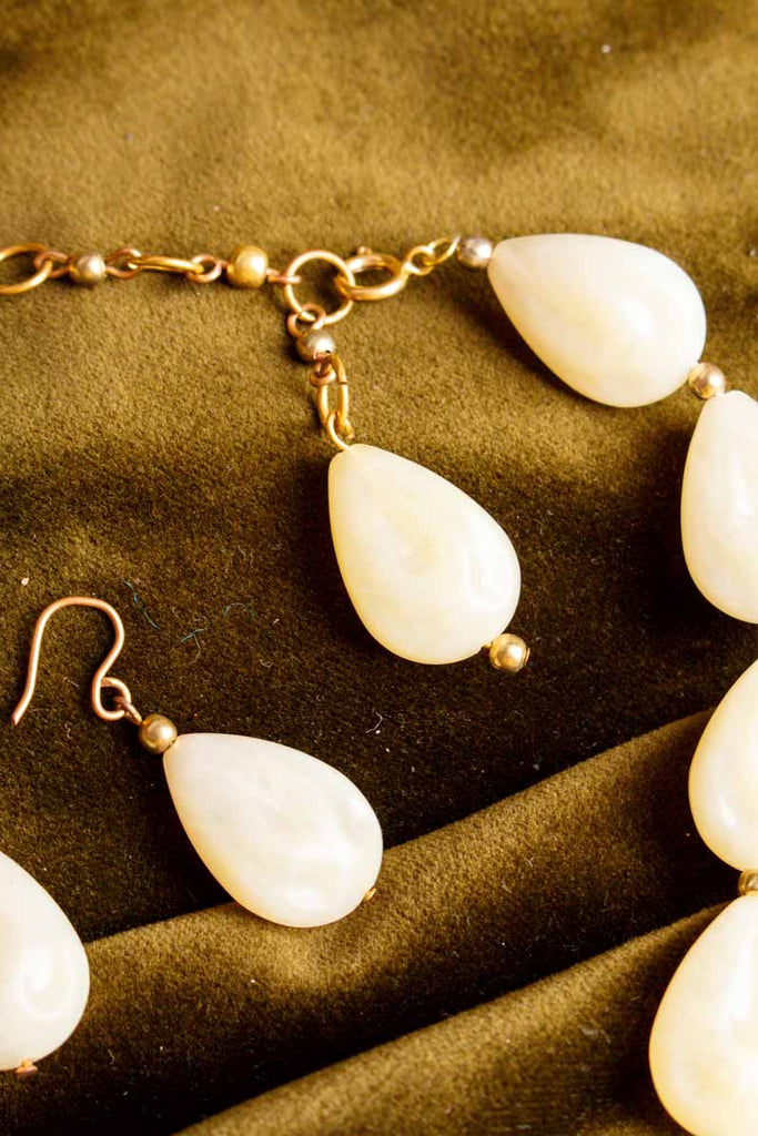 60s Perlenkette jadegrün + Ohrhänger