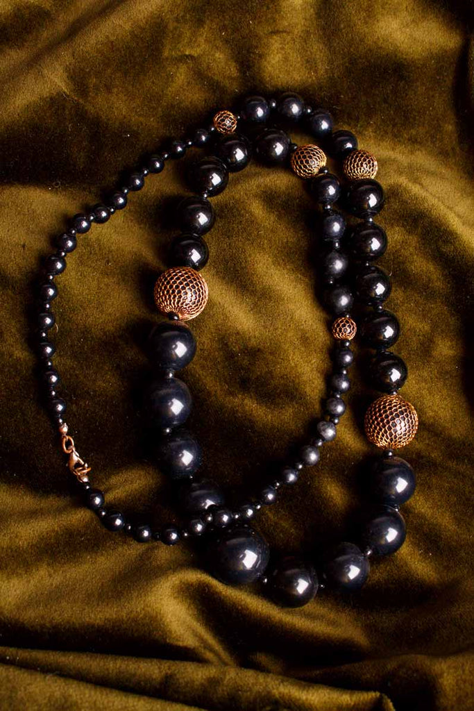 Kette schwarze Perlen +Goldmesh