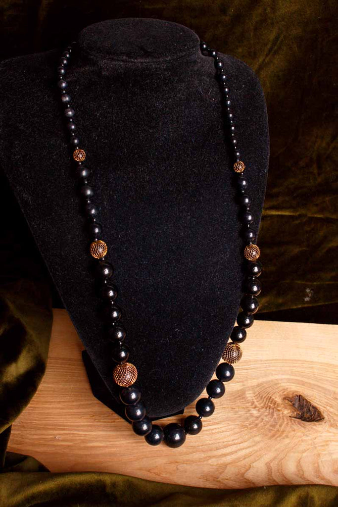 Kette schwarze Perlen +Goldmesh