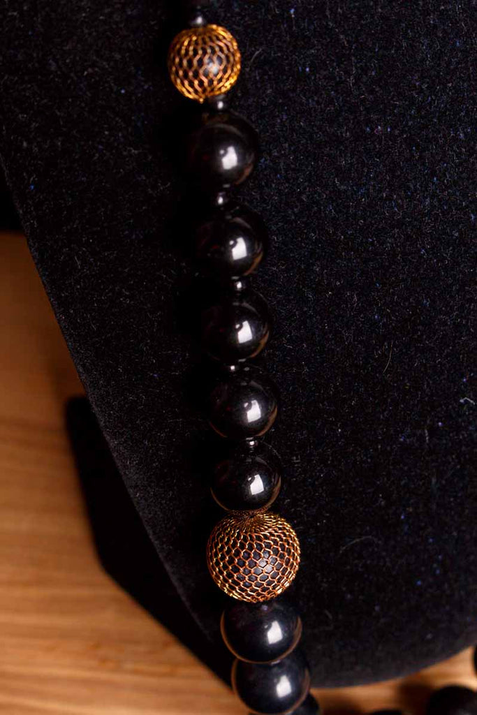Kette schwarze Perlen +Goldmesh