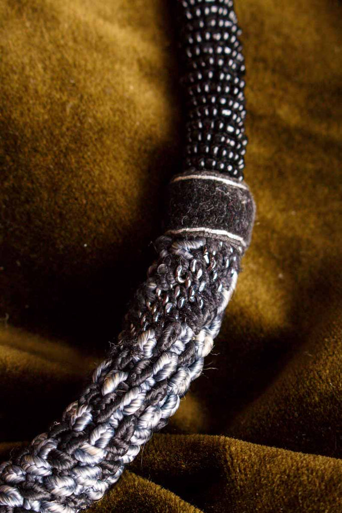 Häkelkette schwarz Perlen