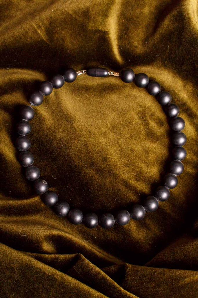 Perlenkette mattschwarz