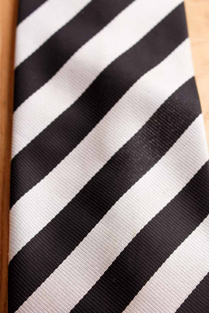 BOSS Schlips silber schwarz Streifen