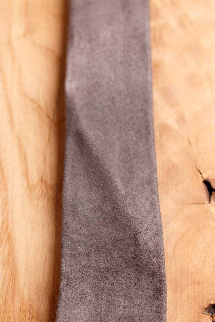 Krawatte grau Wildleder