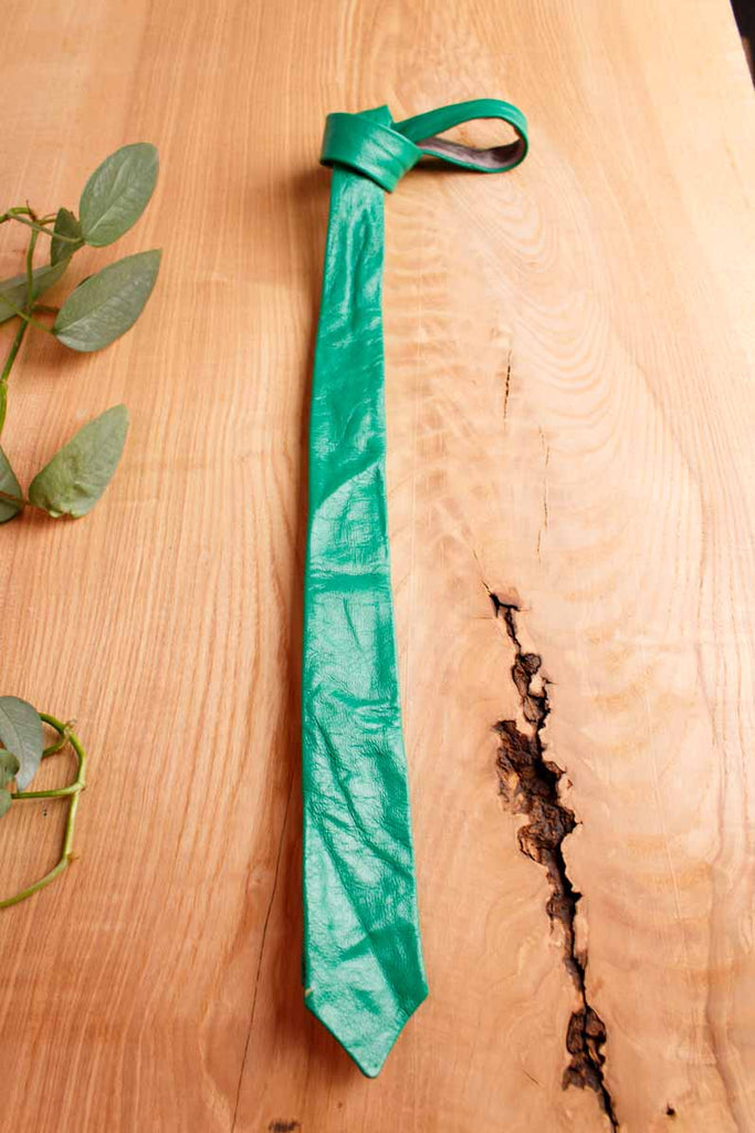 Krawatte grasgrün Leder