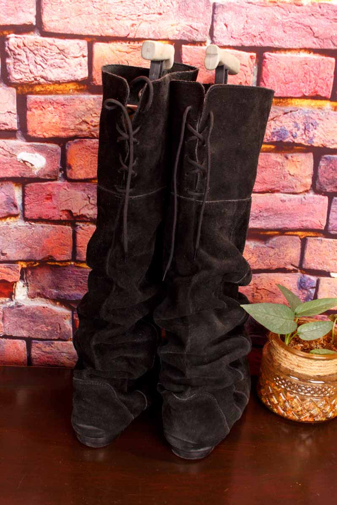 schwarze Wildleder Slouch Stiefel