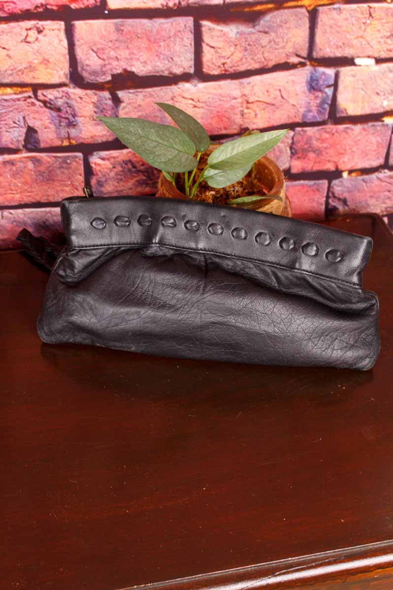 kleine Handgelenktasche schwarz Leder