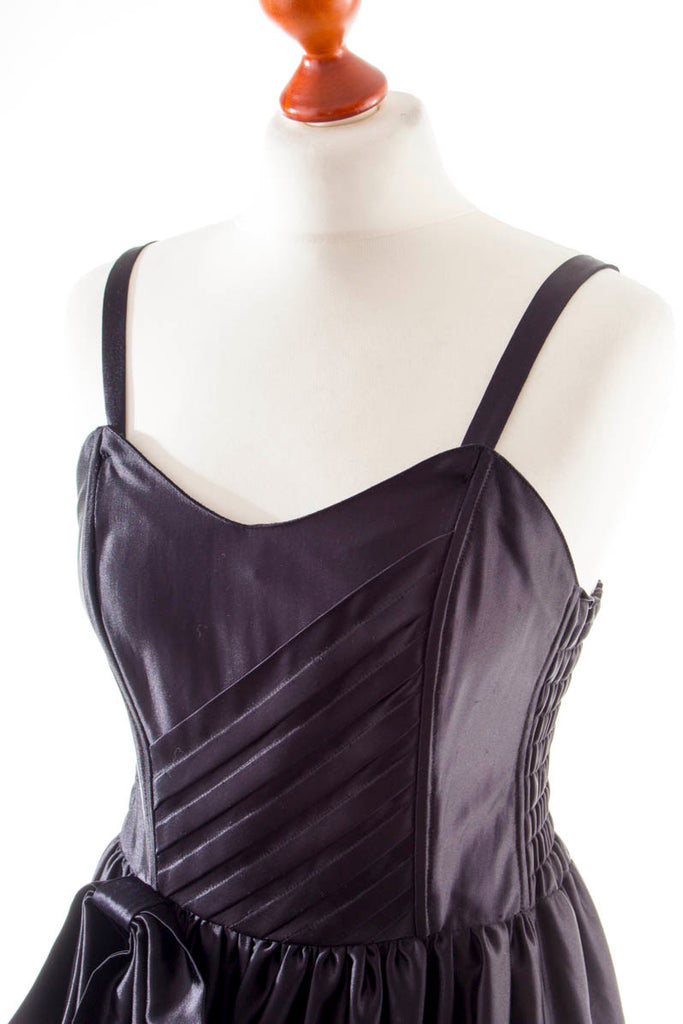 Abendkleid schwarz Satin 80er 90er Abendmode Frau Rockabilly S 36-38 schwarz vintageberlin.de