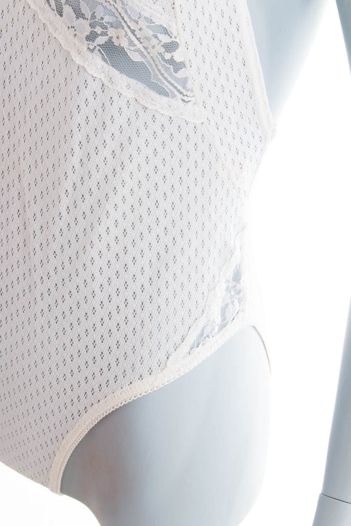 Vintage Body weiß Spitze asymmetrisch 70er 80er Boho Disco Frau L 44-46 M 40-42 Rockabilly weiß vintageberlin.de