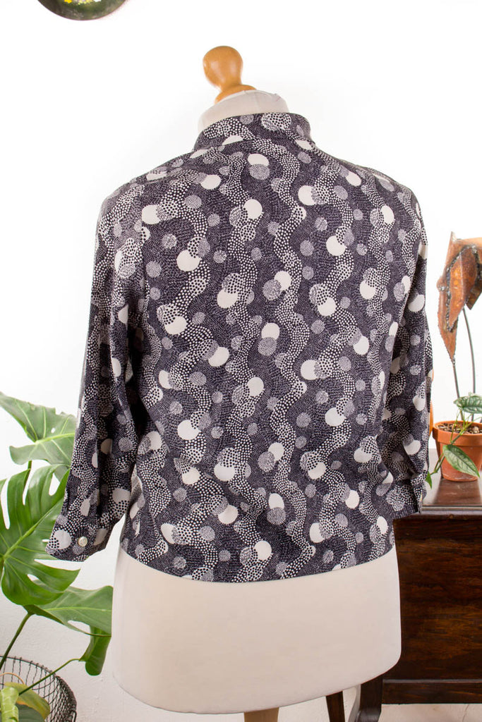 60s Schluppenbluse schwarz weiß 60er Disco Frau grau L 44-46 M 40-42 Rockabilly schwarz Sekretärin vintageberlin.de