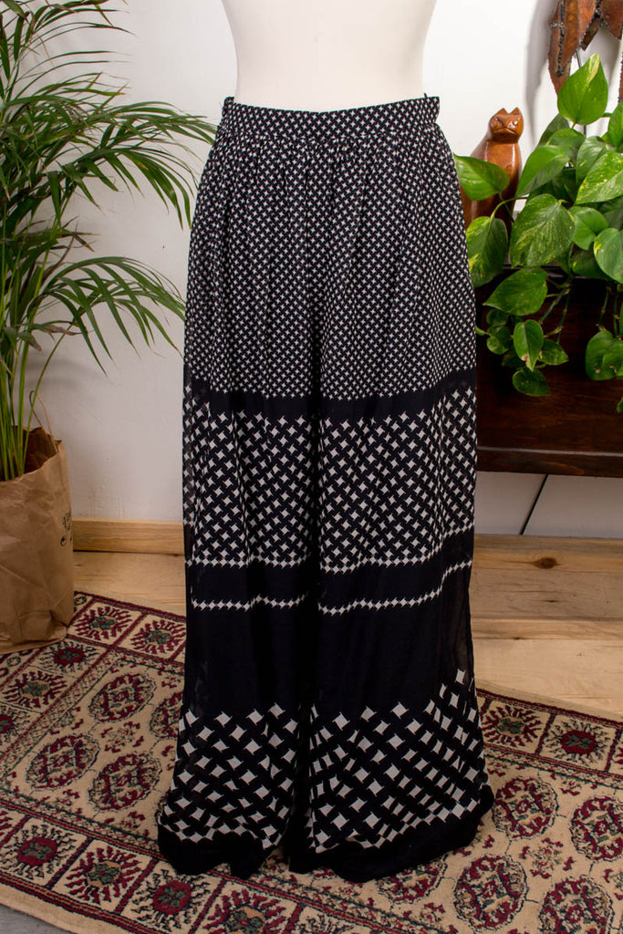 Hippierock schwarz-weiß Muster 60er 70er Boho Frau Hippie M 40-42 real-boho S 36-38 Schlager schwarz vintageberlin.de