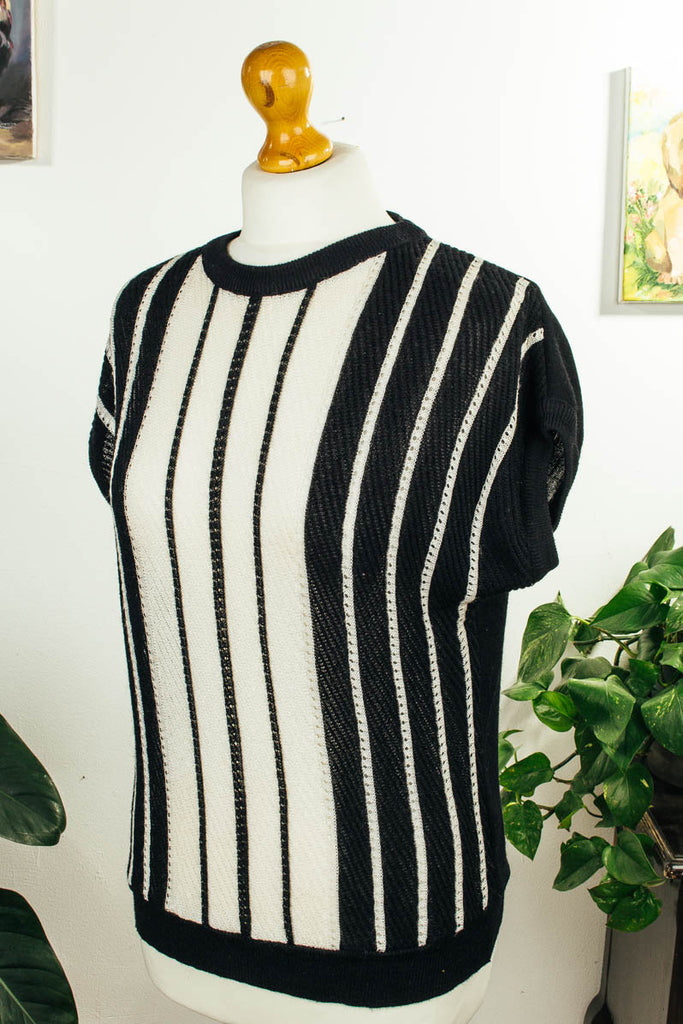 80er Sommerpullover schwarz-weiß 80er Frau M 40-42 schwarz vintageberlin.de